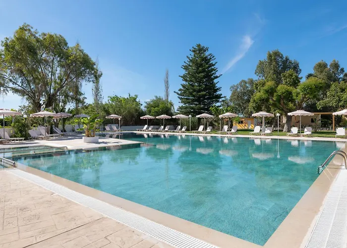 Отель Bay Village 4*