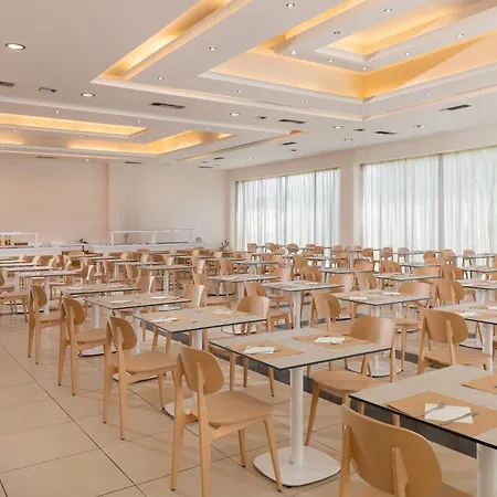 Bay Village 4*