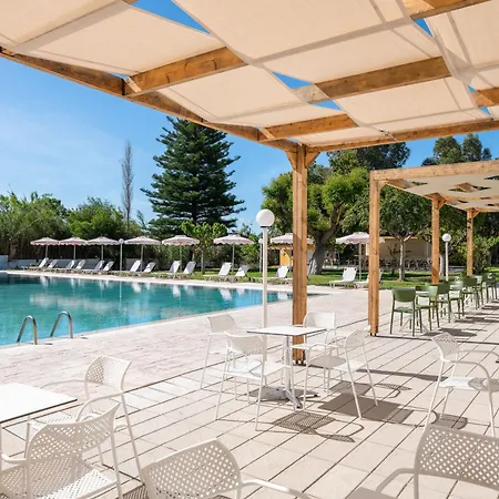 Bay Village 4* Afándu