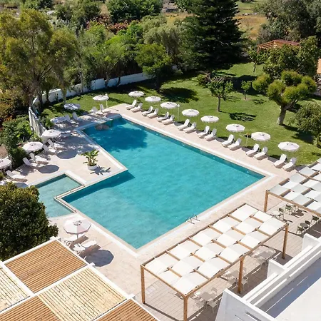 Bay Village 4*