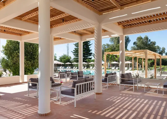 Hotel Bay Village 4*